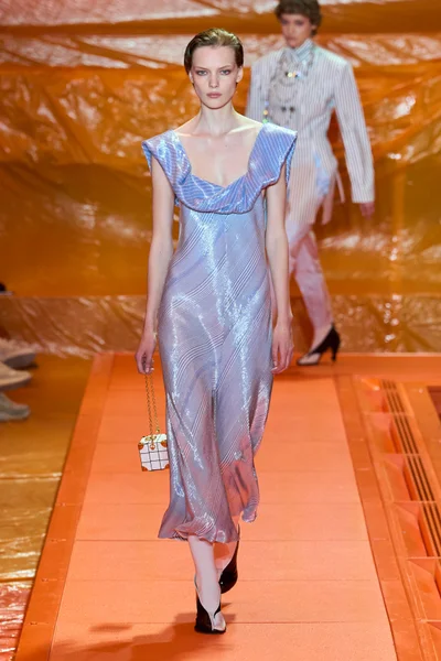 Look 44